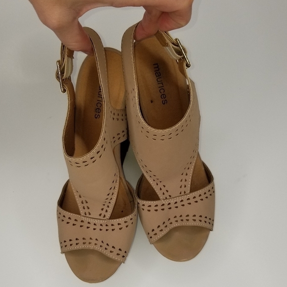 Maurices comfy cute wedges Like new size 6 shoes woman's sandals heels - Picture 4 of 4